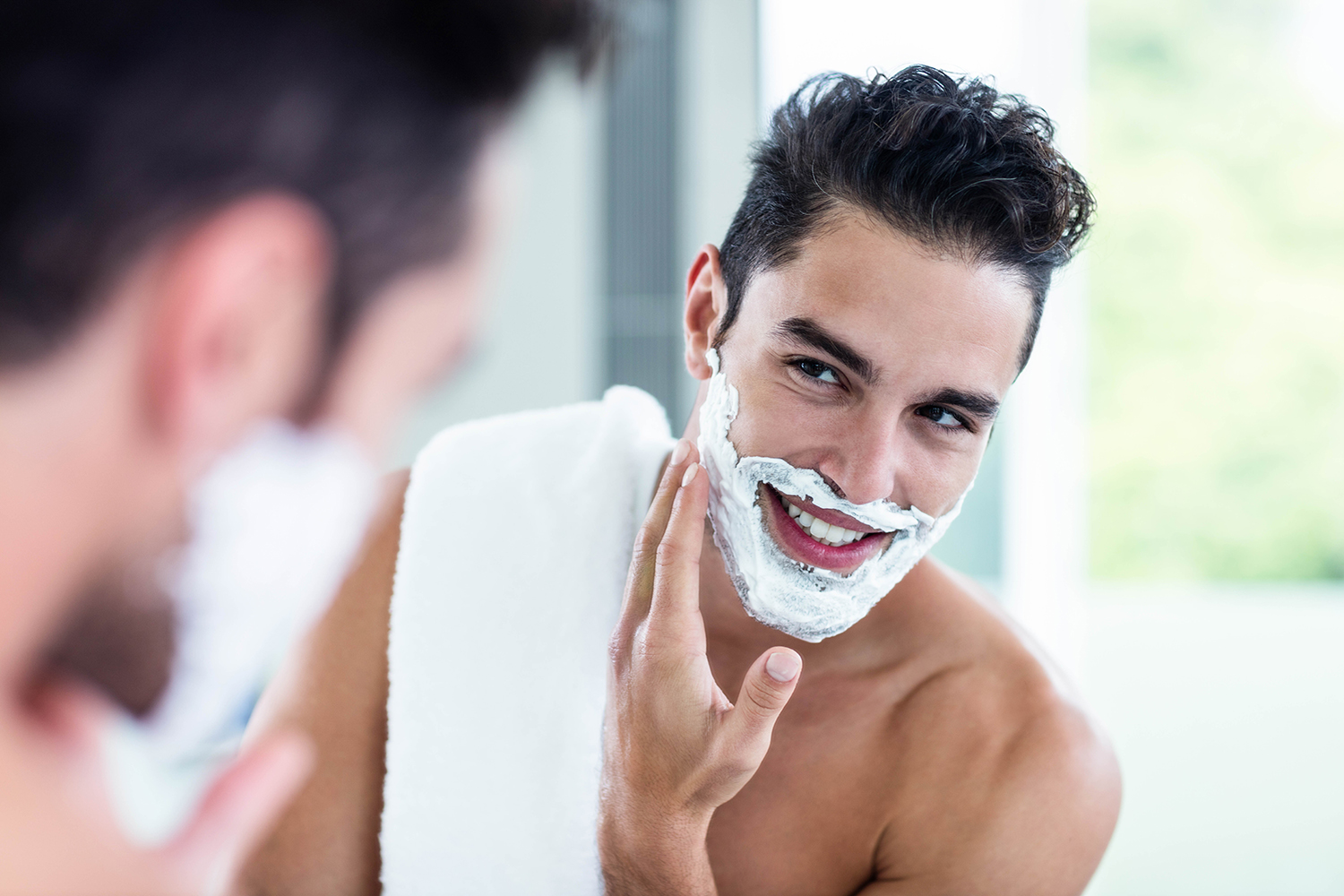 髭が濃い理由と薄くする対策8選 食生活で青髭を予防できる 清潔感のある顔になる方法 Moteo