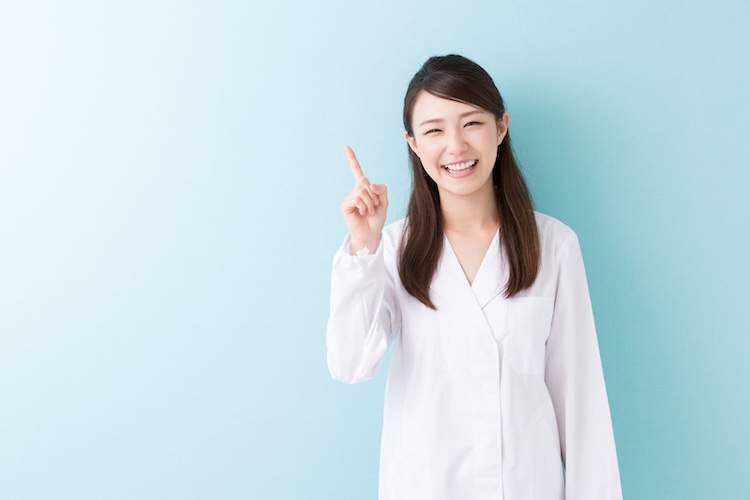 笑顔の女性